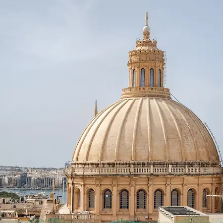 Penthouse With Jacuzzi & Panoramic Views - Heart Of La Valeta