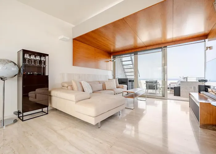 Penthouse With Jacuzzi & Panoramic Views - Heart Of