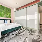 דירה Panoramic Penthouse With Jacuzzi In By Mr Homes