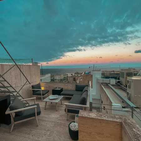 Penthouse With Jacuzzi & Panoramic Views - Heart Of Apartment