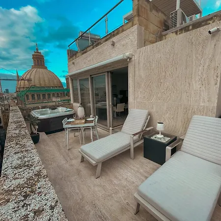 Penthouse With Jacuzzi & Panoramic Views - Heart Of Apartment Valletta