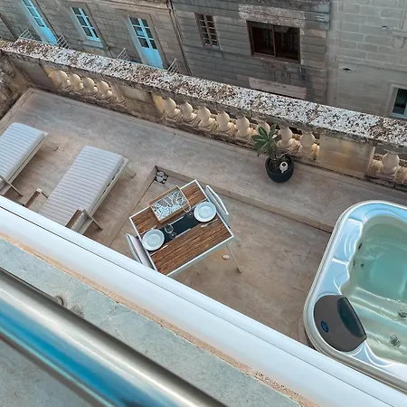 Penthouse With Jacuzzi & Panoramic Views - Heart Of * Valletta