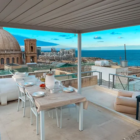 Penthouse With Jacuzzi & Panoramic Views - Heart Of Apartment *