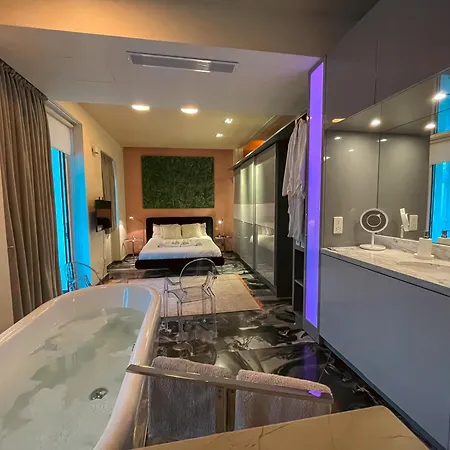 Penthouse With Jacuzzi & Panoramic Views - Heart Of
