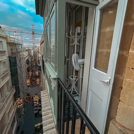 Penthouse With Jacuzzi & Panoramic Views - Heart Of Apartment
