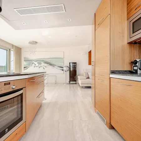 Penthouse With Jacuzzi & Panoramic Views - Heart Of