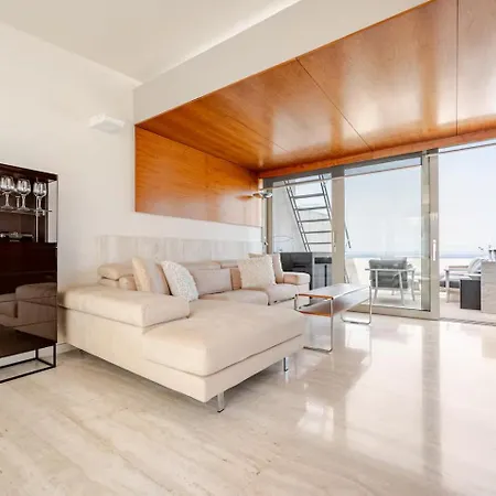 Penthouse With Jacuzzi & Panoramic Views - Heart Of