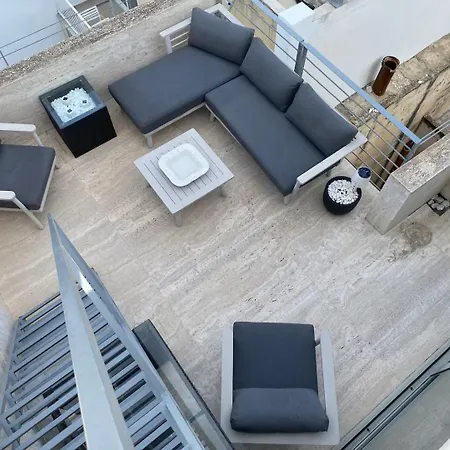 דירה Panoramic Penthouse With Jacuzzi In By Mr Homes