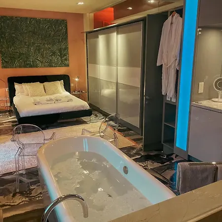 Penthouse With Jacuzzi & Panoramic Views - Heart Of Apartment Valletta