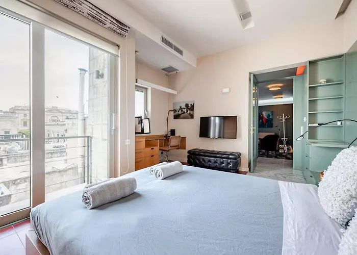 Penthouse With Jacuzzi & Panoramic Views - Heart Of