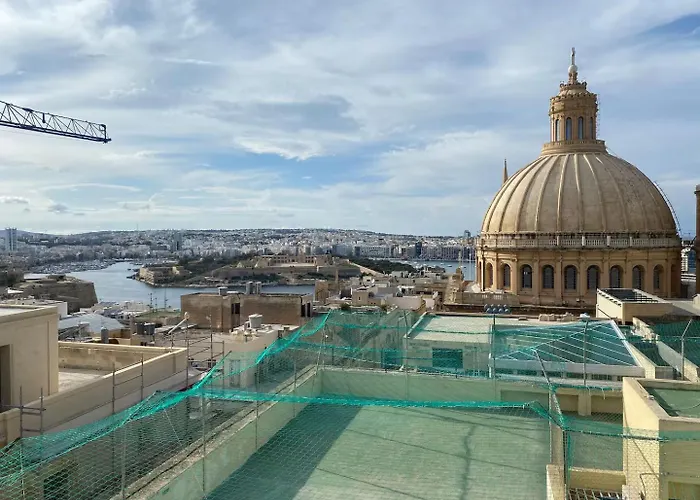 Penthouse With Jacuzzi & Panoramic Views - Heart Of Apartment Valletta