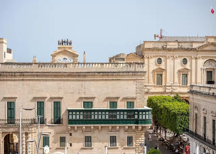 Penthouse With Jacuzzi & Panoramic Views - Heart Of Valletta