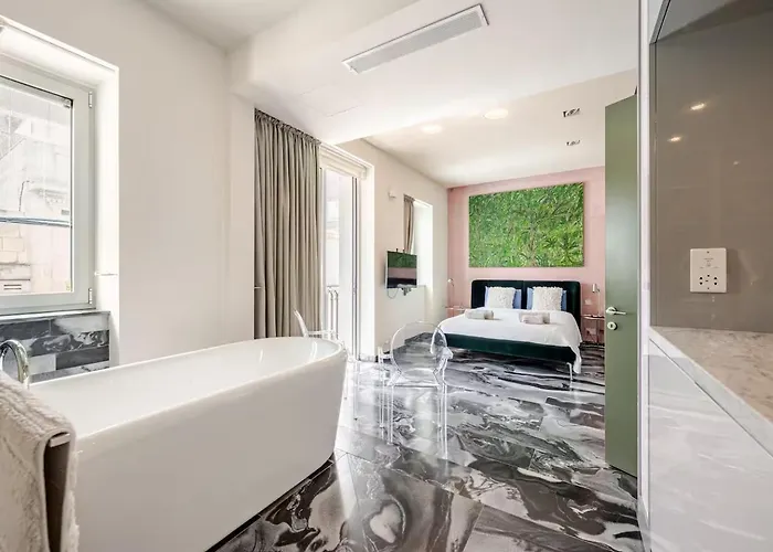 Penthouse With Jacuzzi & Panoramic Views - Heart Of Valletta