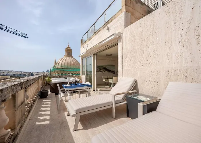 Penthouse With Jacuzzi & Panoramic Views - Heart Of Valletta