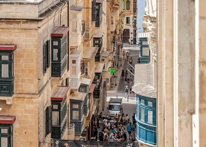 Penthouse With Jacuzzi & Panoramic Views - Heart Of Valletta